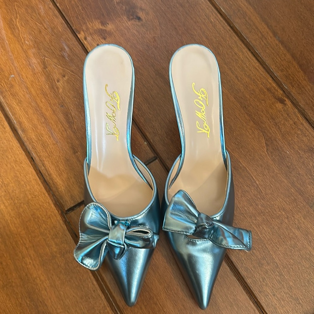 Metallic light blue heels